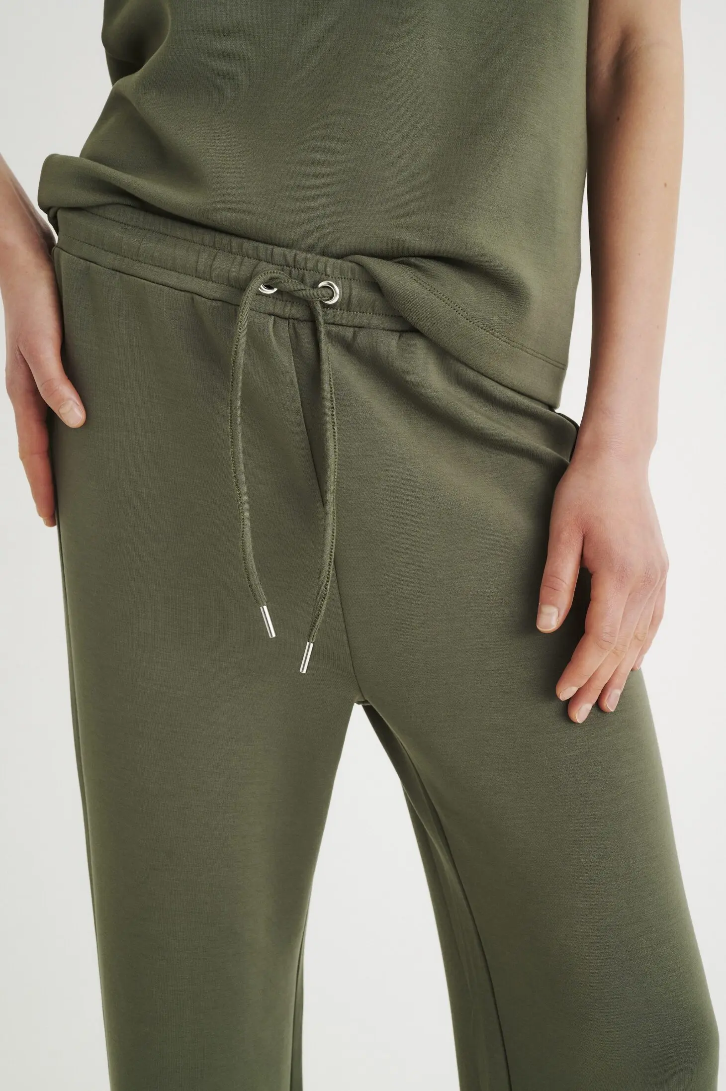 Брюки relaxed fit женские